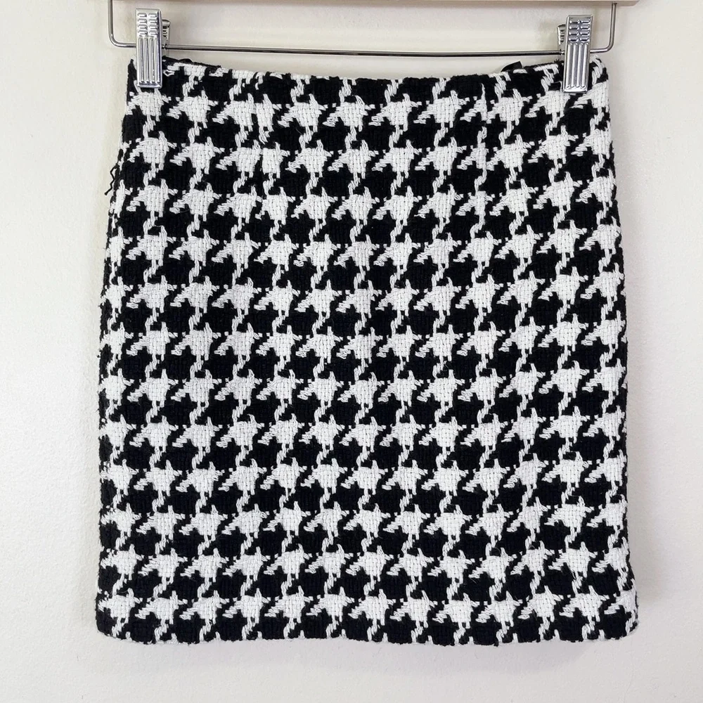 L'AGENCE Livia Houndstooth Mini Skirt - Picture 4 of 13